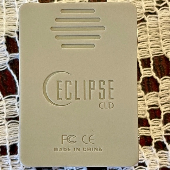 Eclipse Fit clip-on MP3 4 GB player small and rechargeable New 1.25 x 1.75 inch - Picture 5 of 6